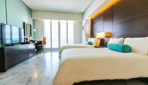 Club 89 King Size Bed Diamante View