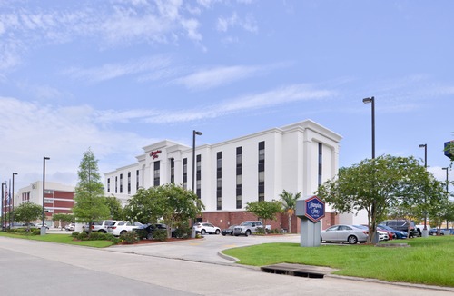 Gonzales Hotel | Hampton Inn Gonzales