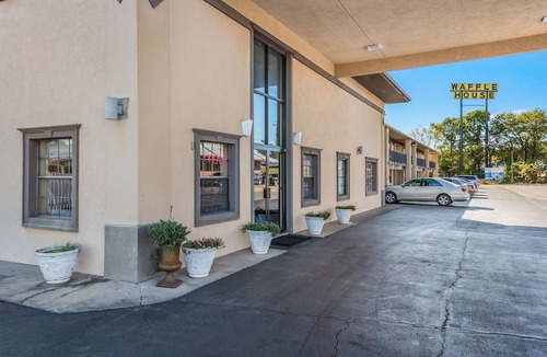 Caddo Valley Hotel | Americas Best Value Inn Arkadelphia