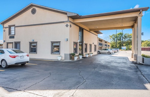 Caddo Valley Hotel | Americas Best Value Inn Arkadelphia