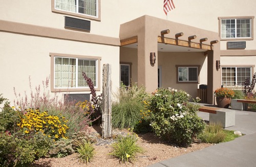 Southside Hotel | Econo Lodge Inn & Suites Santa Fe
