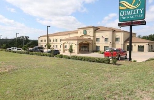 Glen Rose Hotel | Quality Inn & Suites - Glen Rose