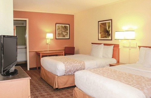 Lafayette Hotel | La Quinta Inn by Wyndham Lafayette North