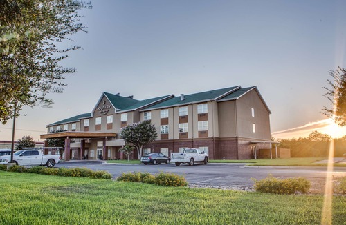Harlingen Hotel | Country Inn & Suites by Radisson, Harlingen, TX