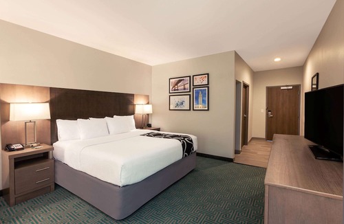 Lafayette Hotel | La Quinta Inn & Suites by Wyndham Lafayette Oil Center