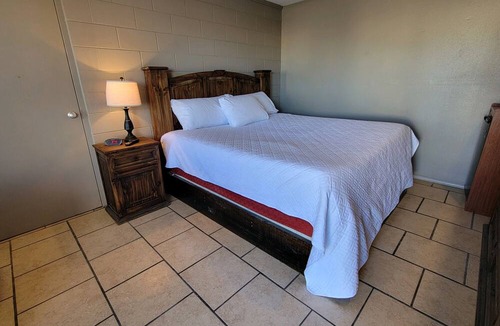 Eunice Hotel | Five Star Inn