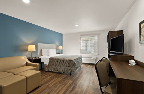 Fort Collins Hotel | WoodSpring Suites Fort Collins