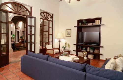 Mascota Hotel | Casa Angeles