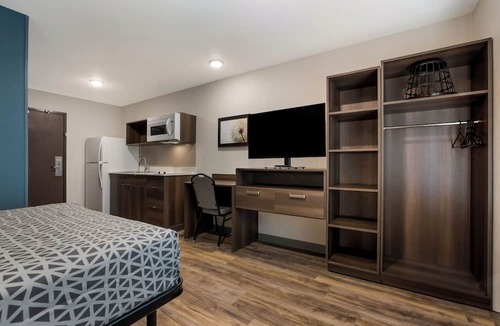 Indio Hotel | Woodspring Suites Indio - Coachella Valley