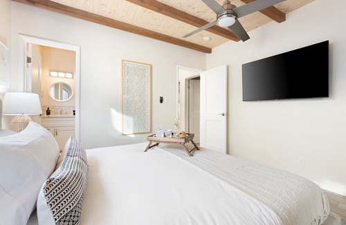 South Mission Beach House | Mission Point Buyout by AvantStay | Two Unit Buyout w/ Patio & Close to Beach!
