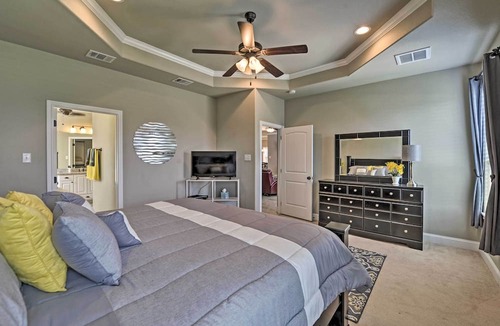 Emerald Forest House | Deluxe Family Getaway w/ Private Pool & Hot Tub!