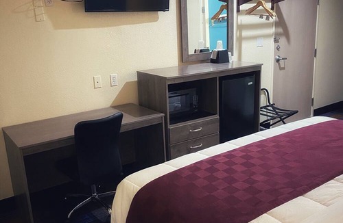 Decatur Hotel | Lone Star Inn