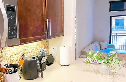 The Galleria Apartment | Cozy 1-bedroom apartment in lovely Galleria Area in Houston TX