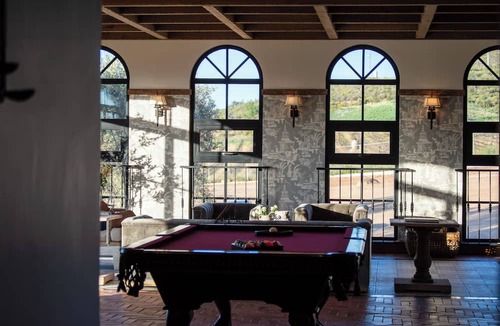 Valle de Guadalupe Hotel | Chateau Del Valle