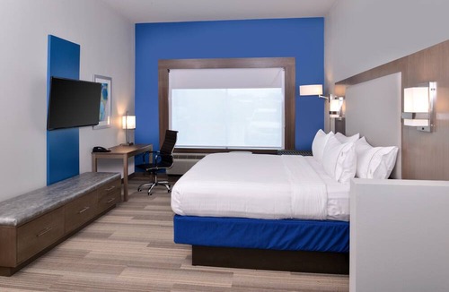 Pasadena Hotel | Holiday Inn Express & Suites Houston E - Pasadena by IHG