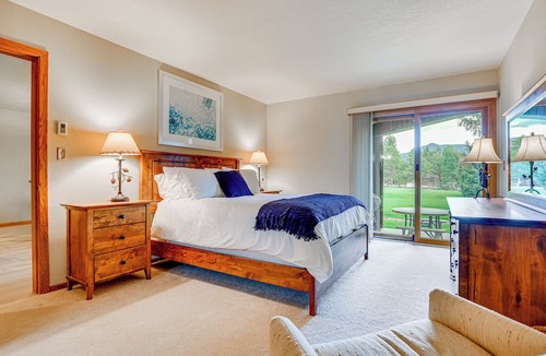 Grand Lake Apartment | Steps to Shadow Mountain Lake: Grand Lake Condo