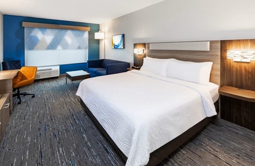 Senatobia Hotel | Holiday Inn Express & Suites Senatobia I 55 by IHG