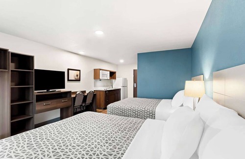 Dupont Hotel | Woodspring Suites Denver Commerce City