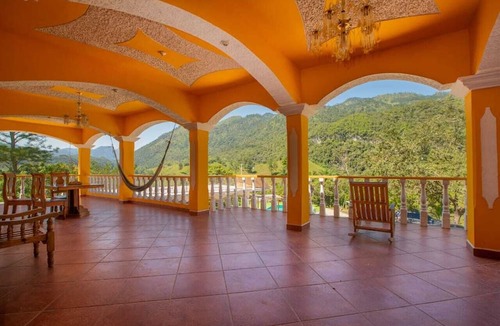 San Agustin Lanquin Hotel | Sueño de tansu