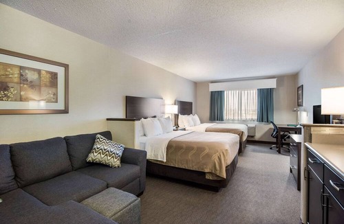 Pueblo West Hotel | Quality Inn & Suites Pueblo West