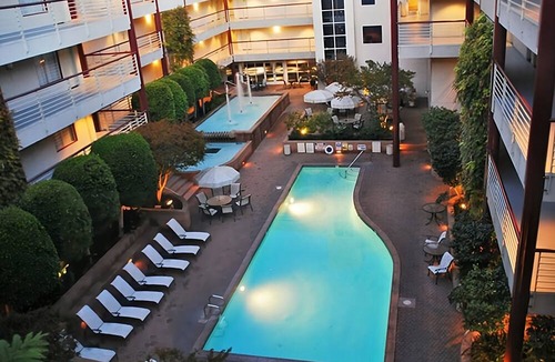 Cupertino Hotel | Ideal Mix of Comfort and Value! Free Parking and Breakfast, Onsite Pool