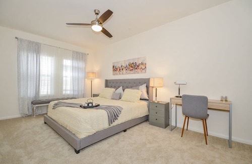 Katy Condo | 3C| Charm in the City| Stylish home in Gated Complex