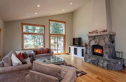 Truckee House | Family Friendly Tahoe Donner Retreat
