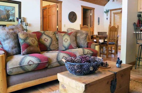 Branson West Cabin | CHARMING 2BR. CABIN, NEAR SILVER DOLLAR CITY, BOOK NOW FOR SUMMER 26