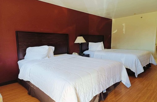 Wichita Falls Apartment | 2 Queen Beds Accessible Non-Smoking