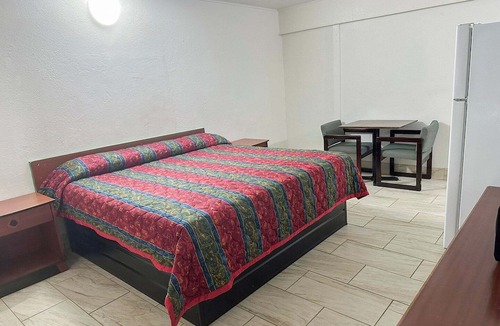 Marked Tree Apartment | King Bed|Non-Smoking