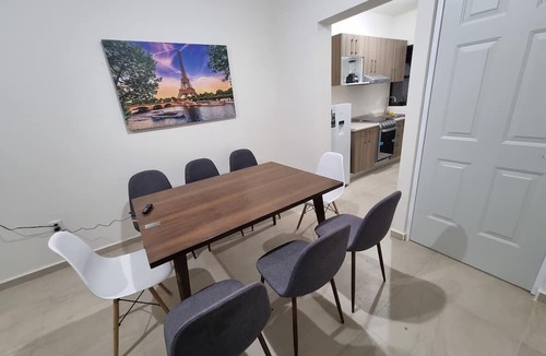 Queretaro House | Spacious House With Swimming Pool, Wi-Fi, Full Kitchen, Parking, Up To 11 Guests