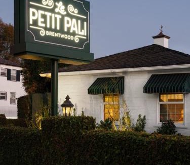 Brentwood Hotel | Le Petit Pali Brentwood