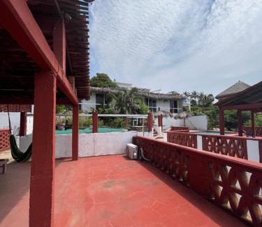 Santa Maria House | Seaside Serenity: Iconic Surf Bungalows