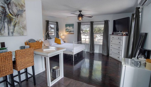 Splash Into Vacation 6BR Home w/Pool & Waterslide