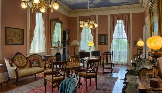 Corners Mansion Inn - A Bed & Breakfast