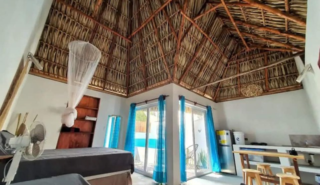 Iguanas Bungalow /private bathroom and pool! AZURA