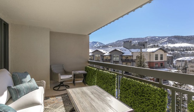 Modern luxurious 4 BD w Views A605