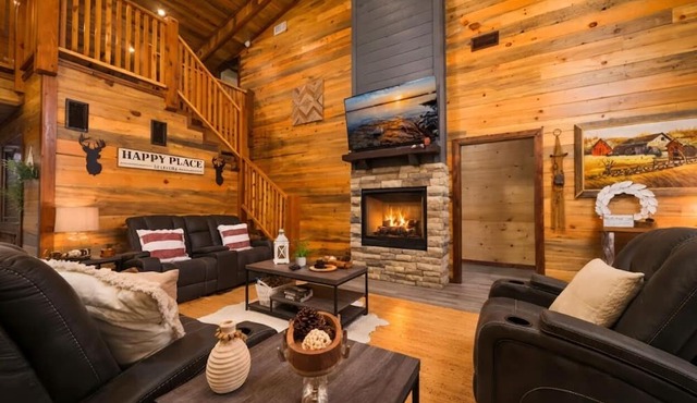 Prism Pines | Private Lake, Pool & Outdoor Kitchen