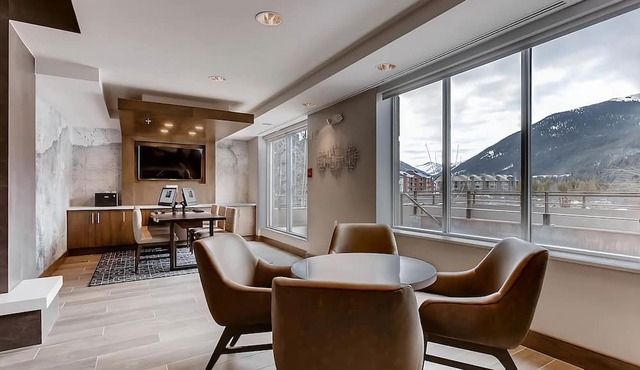 Snowy Mountain Stay Near Keystone | Pet-Friendly & Free Breakfast in Keystone