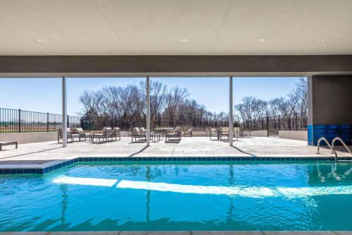 Hawthorn Extended Stay by Wyndham DeSoto
