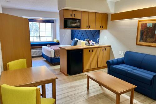 Microtel Inn 